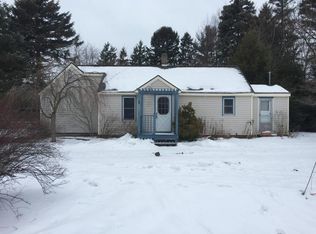 558 Porter Rd, Norton Shores, MI 49441
