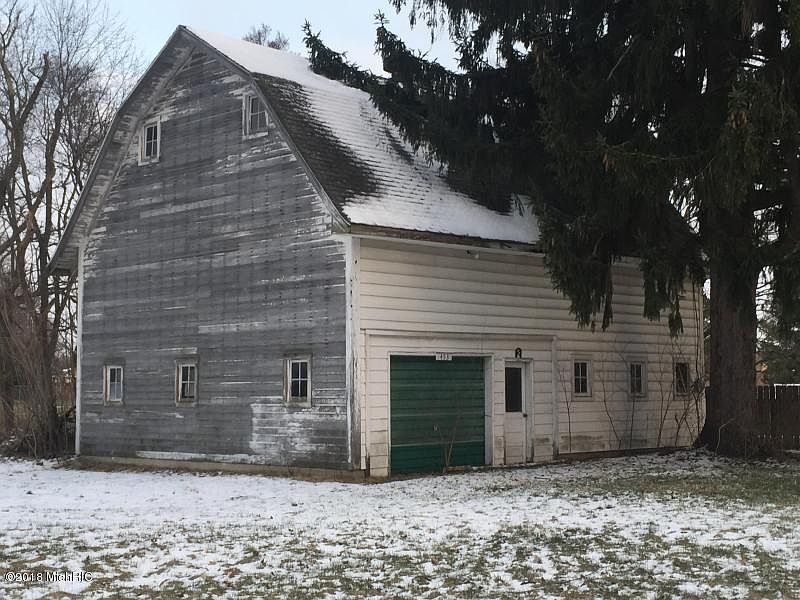 1st image of 453 N Center St