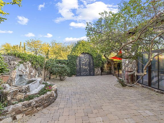5th image of 8449 E DIXILETA Drive