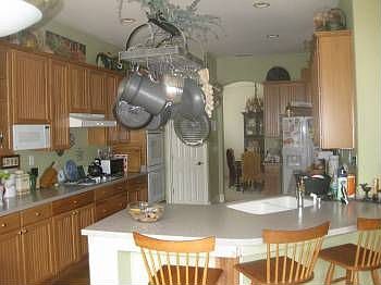 3rd image of 4551 Longview Dr