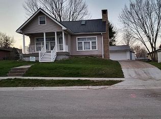 281 Saint Marys St, Riverside, IA 52327