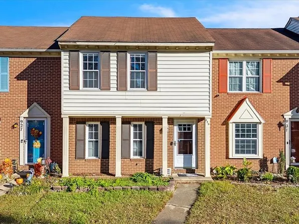 929 Still Harbor Cir, Chesapeake, VA 23320