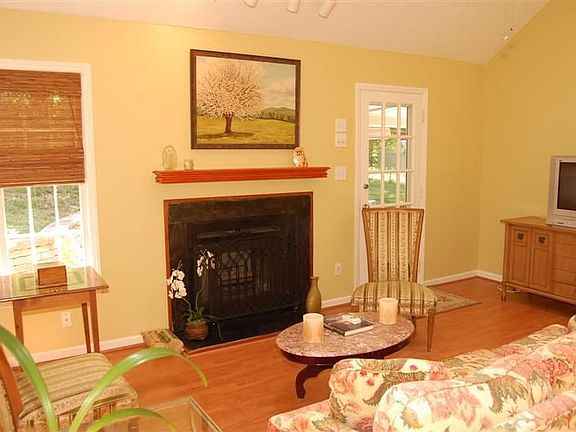 Open Sunny Living Room