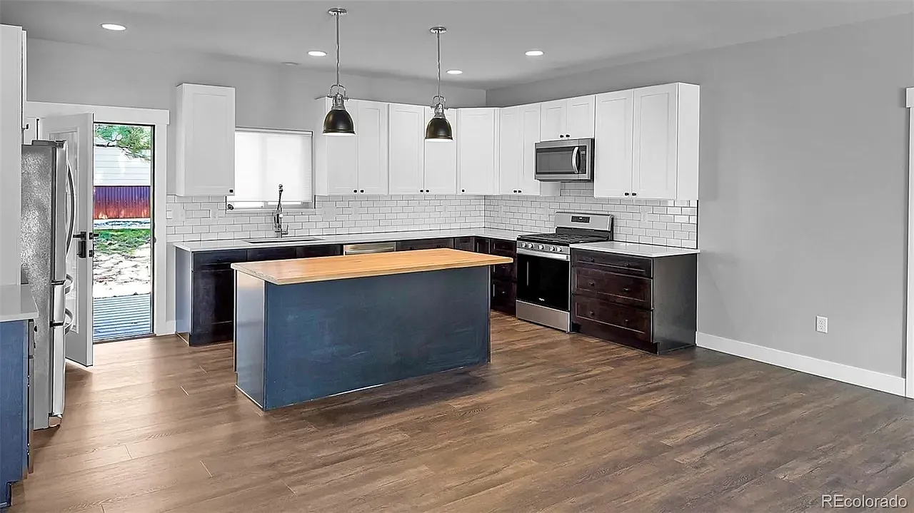3 bed, 1583 sqft, $2,475 — Photo 1