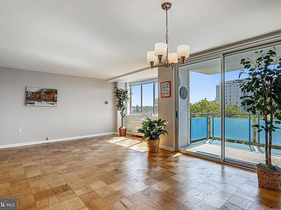 3rd image of 10500 Rockville Pike Unit 618