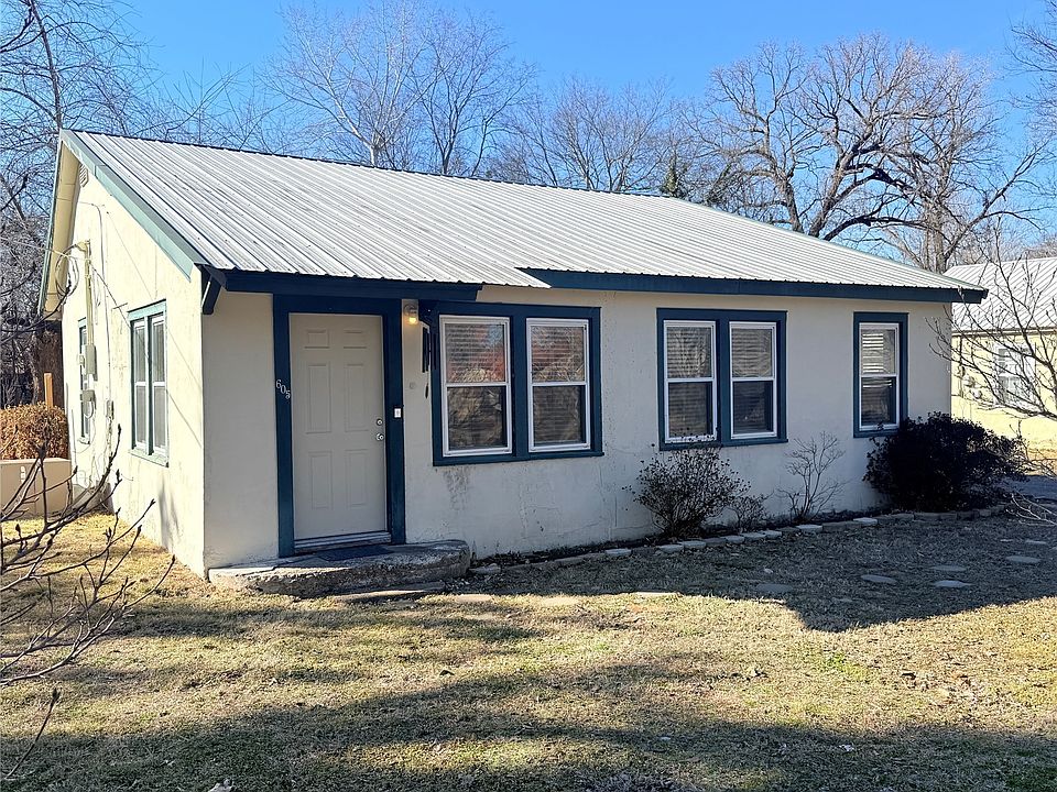 1st image of 605 Russell Ave
