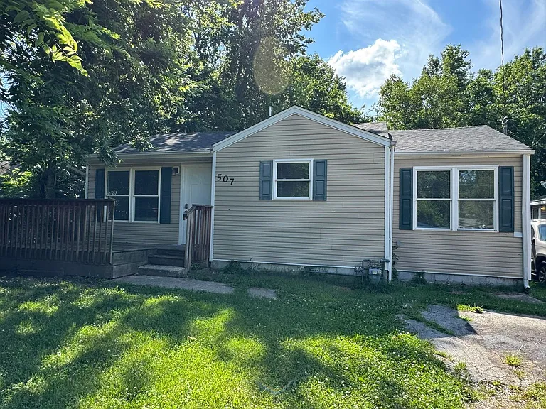 507 Banks Ave — Photo 1