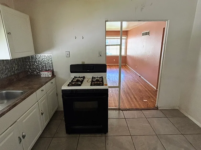 6998 Edison Ave — Photo 7