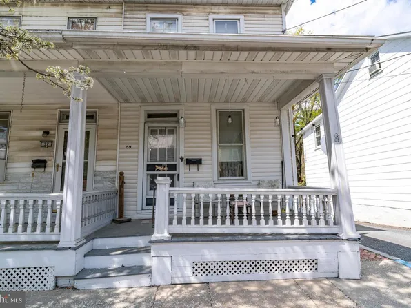 59 E Pottsville St, Pine Grove, PA 17963