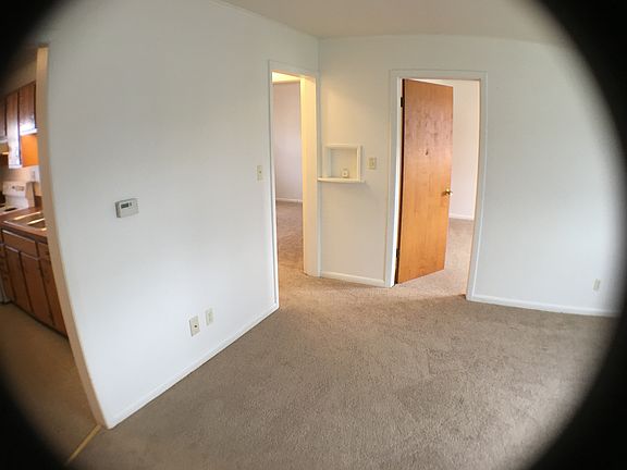 2nd image of 320 S Maple St APT 3