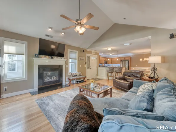 95 South Ridge Lane #E201, Berlin, CT 06037