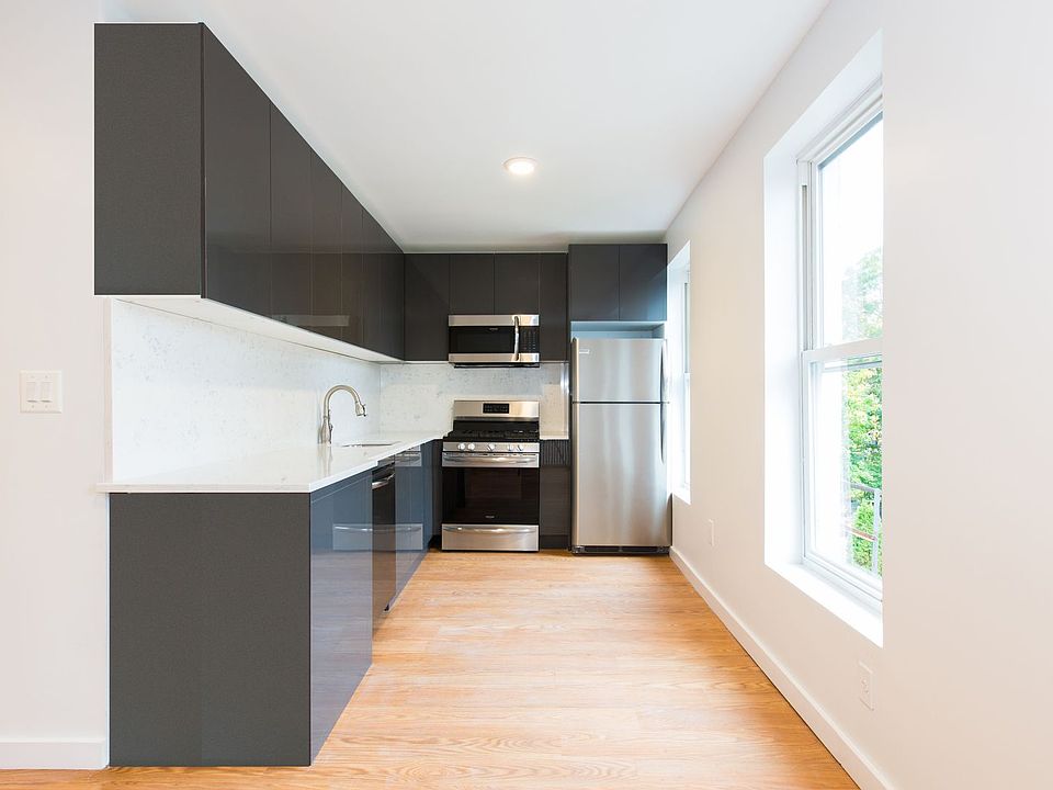 1st image of 602 Vanderbilt Ave #2