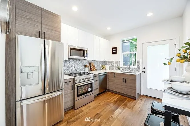 3856 22nd Ave SW — Photo 8