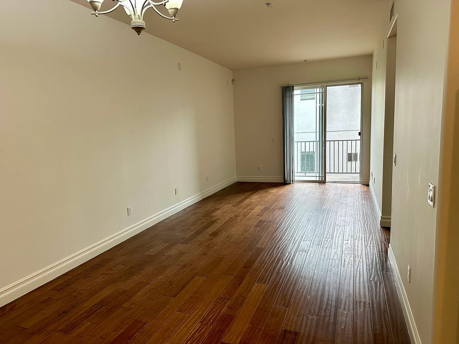 2 bed, 1100 sqft, $2,800 — Photo 2