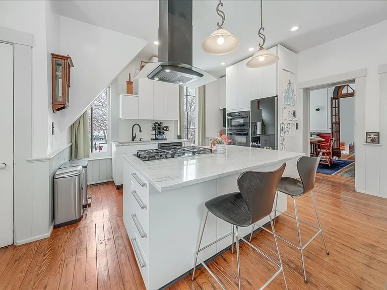 503 S State St — Photo 11
