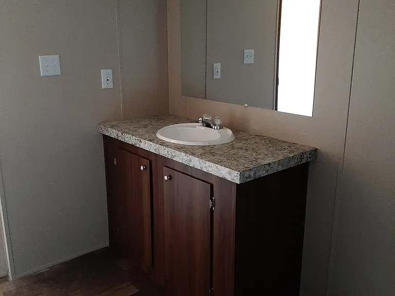 105 Foster Ferry Dr — Photo 8