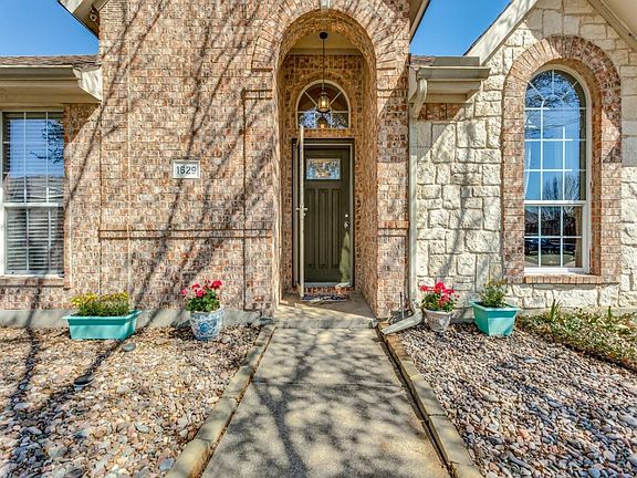 3rd image of 1629 Lake Tawakoni Dr