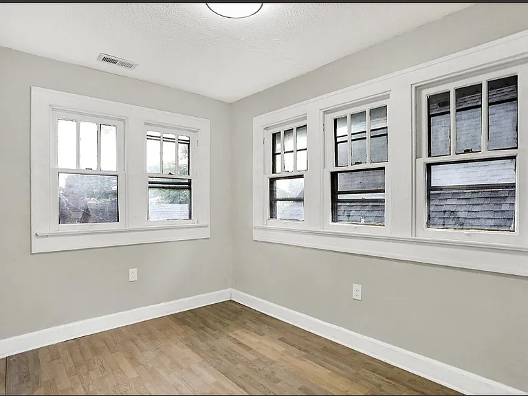 1031 N Dearborn St #B — Photo 10