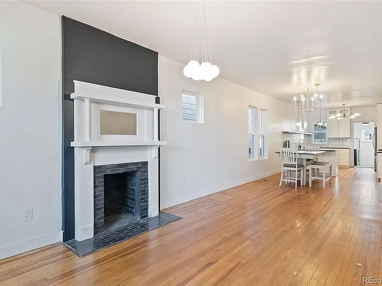 2647 N High St — Photo 2