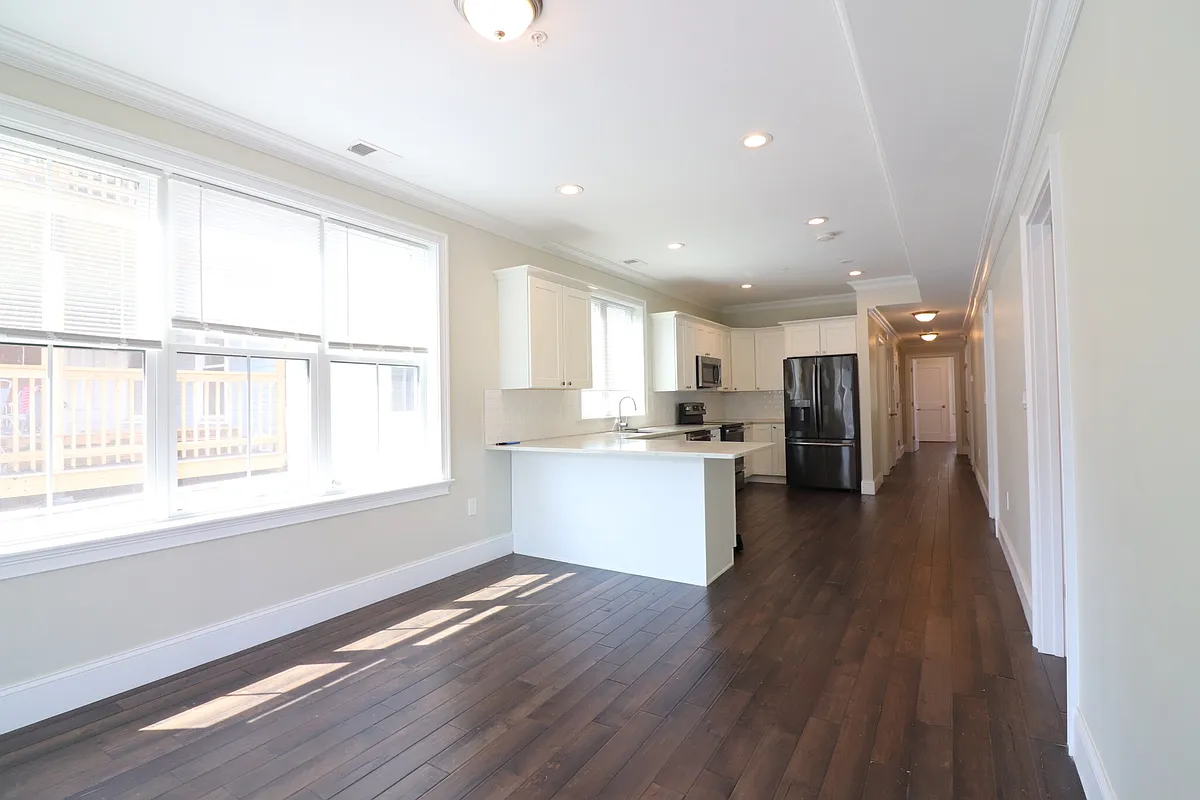 Building Photo - 140 Minden St #2