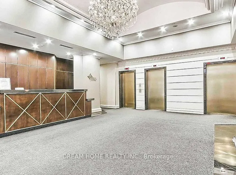 7 Lorraine Dr #216 — Photo 3