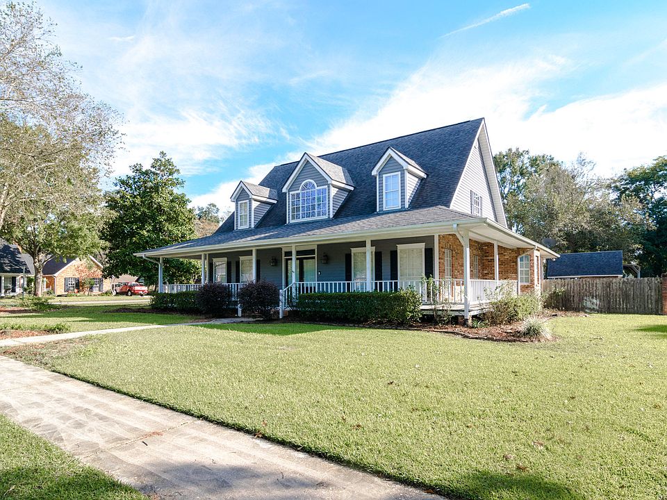 1st image of 101 Oxford Ln