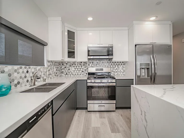 1321 Bates Ave #1323 — Photo 28