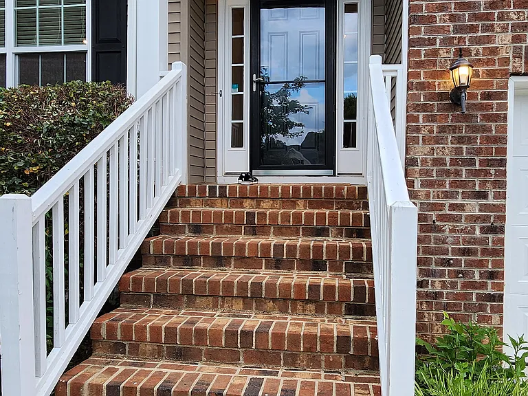 411 Five Pine Ct — Photo 2