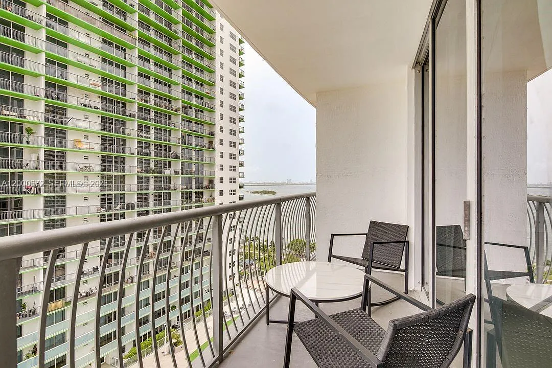 Opera Tower Condo — Photo 1