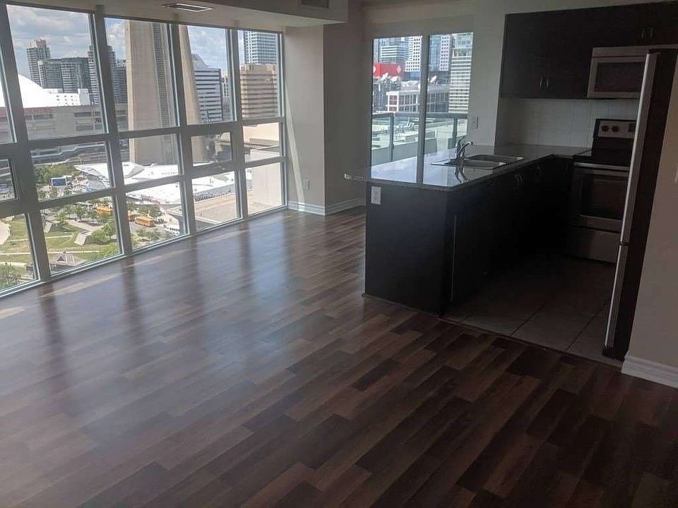2nd image of 19 Grand Trunk Cres #2602