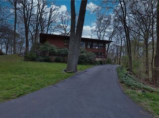 24 Pheasant Dr, Armonk, NY