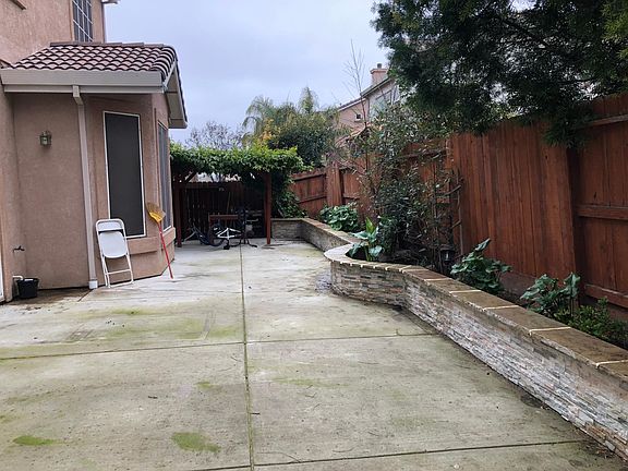 4th image of 242 Diego Ln