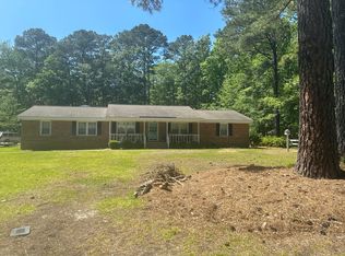 150 Oak Rd, Lake Waccamaw, NC 28450