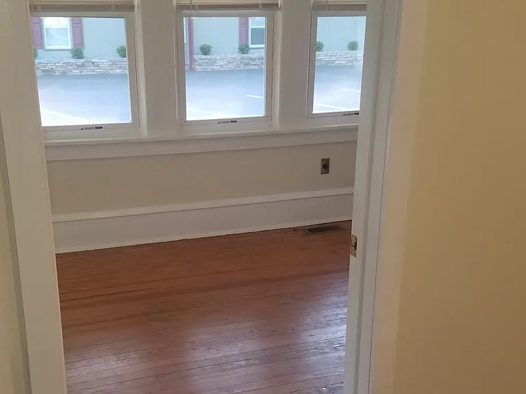 579 13th St #1 — Photo 3