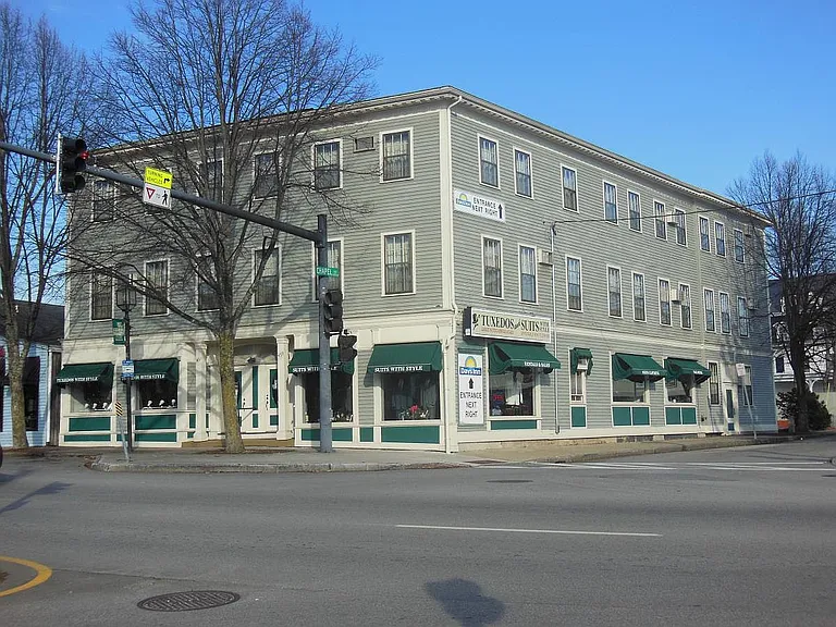 459 Central Ave.
Steps to everything in downtown