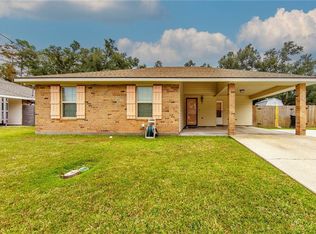 102 Honeysuckle Dr, Schriever, LA 70395
