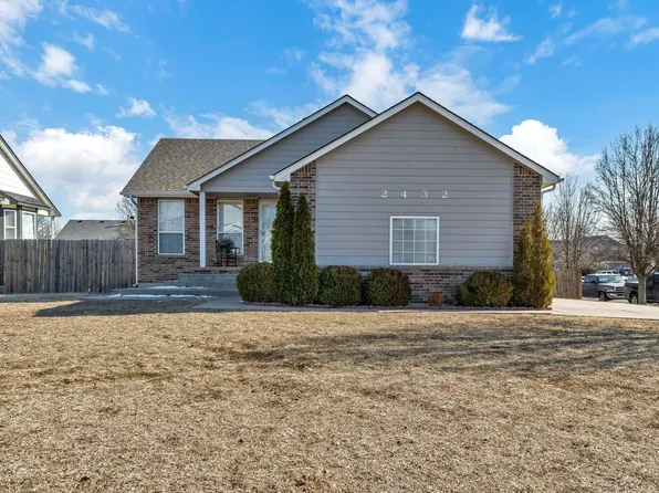 2432 S Gatewood St, Wichita, KS 67210