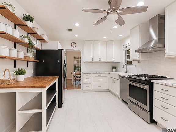 2nd image of 991 Colonial Dr