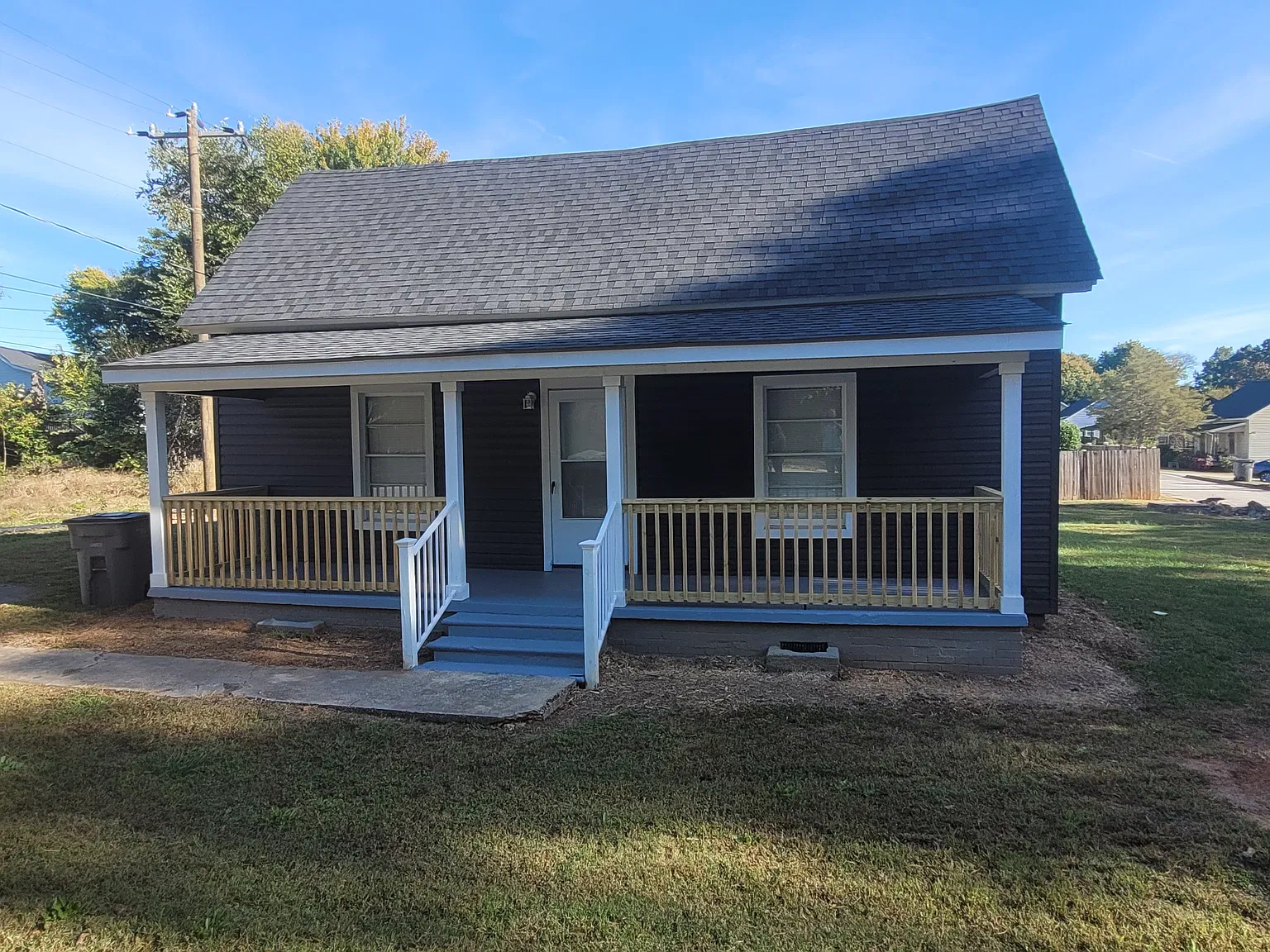 2 bed, 980 sqft, $1,300 — Photo 1
