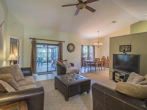 3rd image of 1457 Crawford Dr