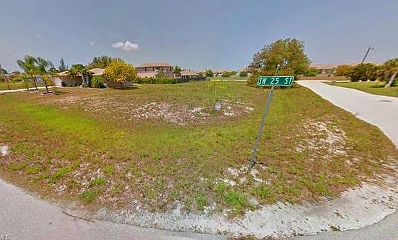 3rd image of 2701 SW 25th St