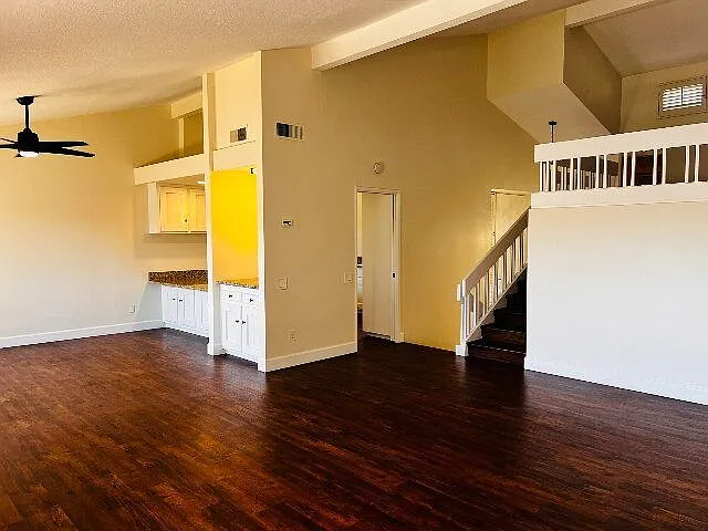 2204 Plaza De Las Flores — Photo 11