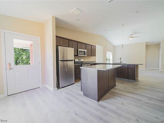 5th image of 12023 Superior St