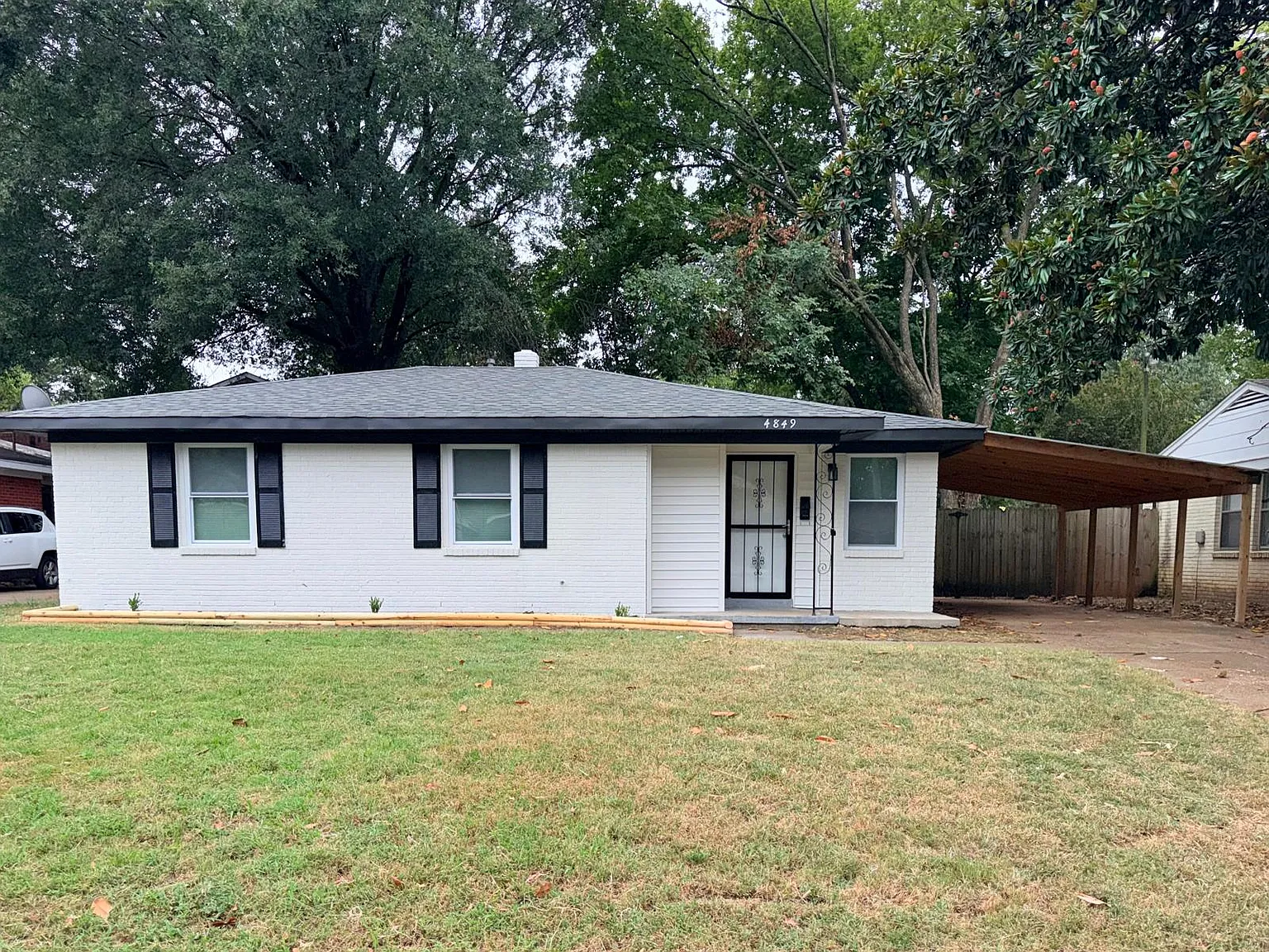 3 bed, 958 sqft, $1,400 — Photo 1