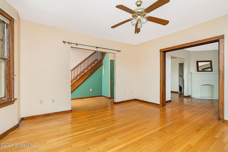 5th image of 659 Hudson Avenue