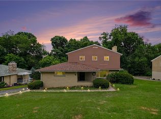 46 Laurel Ridge Rd, Coraopolis, PA 15108