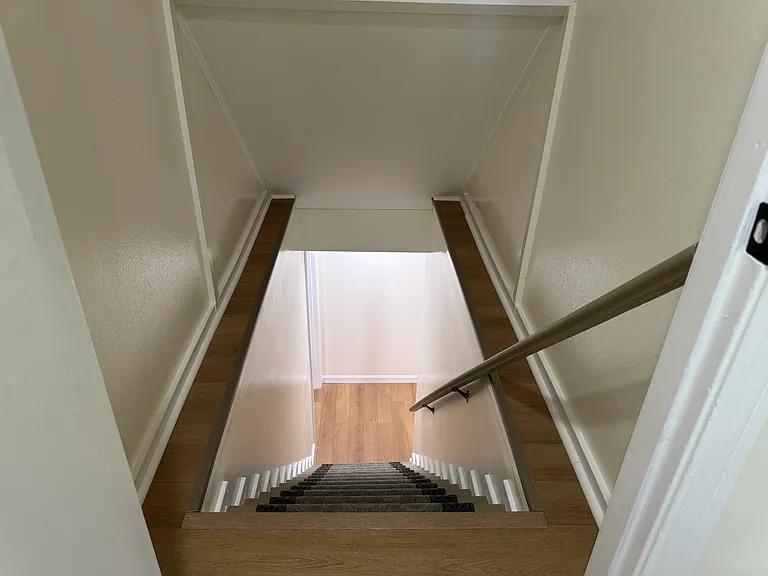 4 Daytona St — Photo 12