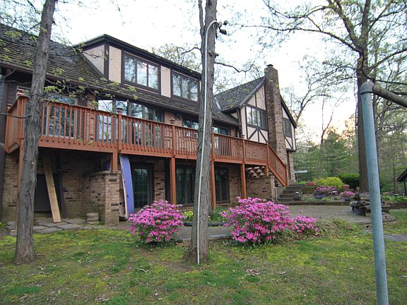 3rd image of 15841 Oak Ln