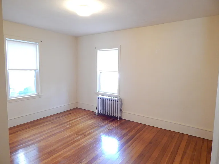 142 Sumner St #FRONT — Photo 8
