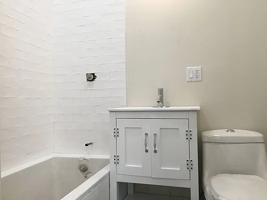 Rented by Bohemia Realty Group | media 31